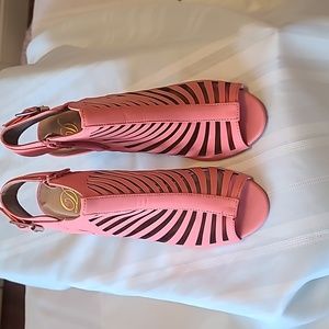 D Shakey coral sling heels